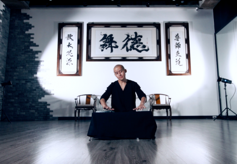 Map Filming 攝影團隊 - 影片類型：視覺藝術
對象：Titos Tsai
拍攝團隊：Map Filming攝影團隊