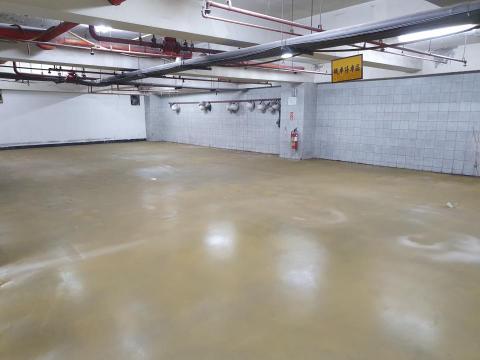 李致緯 - 停車場EPOXY施作