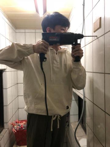 Ray - 電熱水器配電及安裝