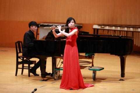 陳筱媛老師|英文、音樂線上家教 - 2015年在新竹高中音樂廳演出 陳筱媛老師|英文、音樂線上家教 - 2015年在新竹高中音樂廳演出