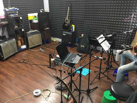 JJ吉他教室 - 上課中 JJ吉他教室 - 上課中