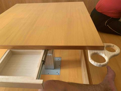 王兆林 - 電動升降桌