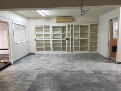 七彩油漆工程 - 多層置物架改色為珍珠白