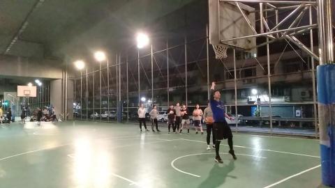 南仁宇籃球學院 - 輔大中文系女籃教學