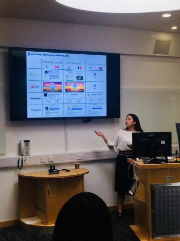 Vivian Chen - 2018年於英國就學時上台報告，並獲得最高分小組報告。