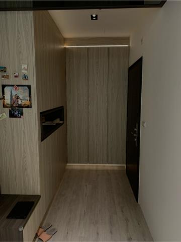 滿滿水果ManyFruits - 藍芽無線燈控系統-住宅玄關外出情境
1盞盒燈4000K/25%
櫃上燈條4000K/25%
櫃內燈條4000K/0%
櫃下燈條4000K/25%