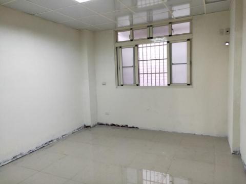 七彩油漆工程 - 牆面要改色重刷