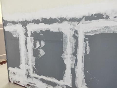 七彩油漆工程 - 披土整修中......