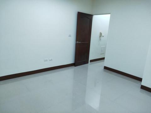 七彩油漆工程 - 牆面改色後完工