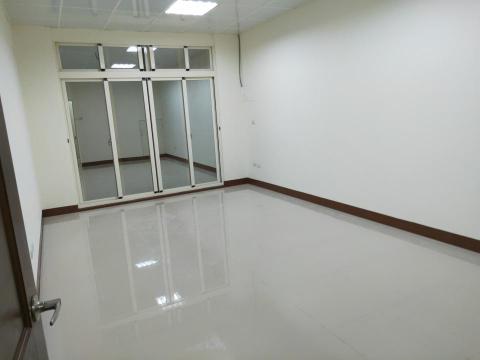 七彩油漆工程 - 牆面改色後完工