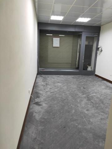 七彩油漆工程 - 租客退租，拆除舊裝璜