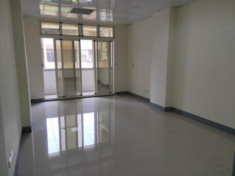 七彩油漆工程 - 牆面改色後完工