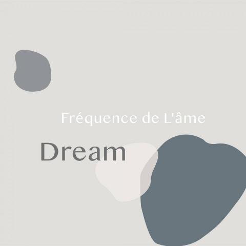 中天新聞記者/鄭筱璇 - 因為是做香氛相關產品，從香氣條配到視覺氛圍都必須一體成型，這個是宣傳時得守工設計貼紙