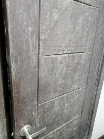 好家淨 居家清潔 - 這門全部都是霉菌,對身體非常不好 好家淨 居家清潔 - 這門全部都是霉菌,對身體非常不好