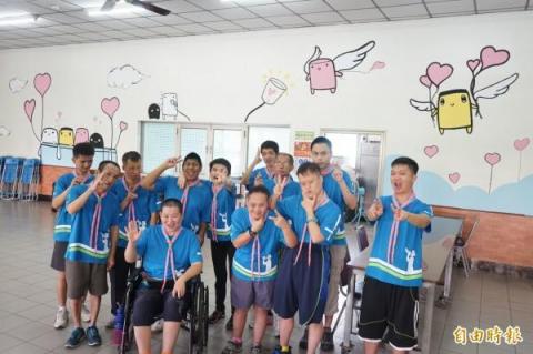 碳布工作室 - 屏東迦南療養院牆面彩繪