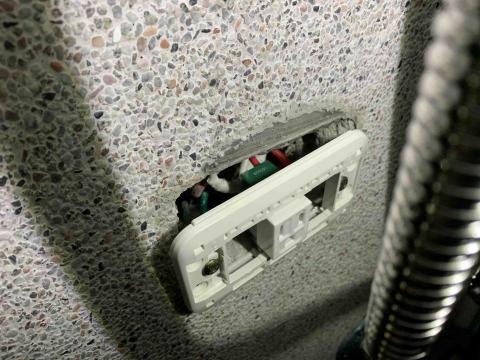 史丹利水電工務所 - 220v改110v 獨立開關