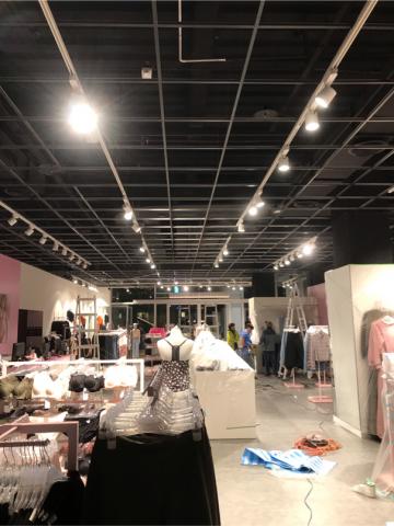 宥任水電工程（阿傑） - 專櫃完工後 - 燈具 開關 插座安裝