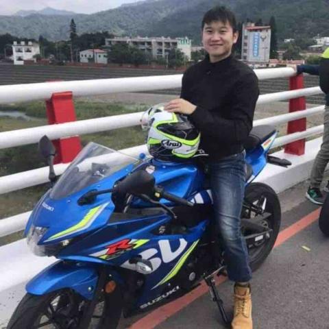 提供經營管理服務的專家周士涵