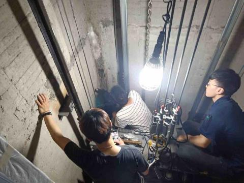 秝翔工程行 - 電梯內漏水