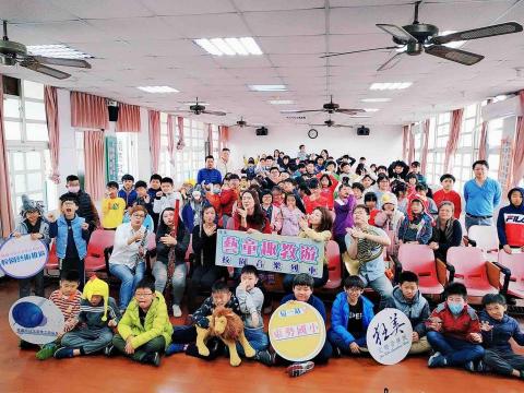 楊采欣 - 狂美木管六重奏校園演出