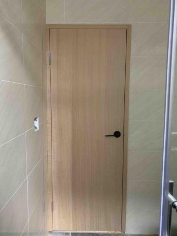 駱達聖 - 中山農安街
浴室門