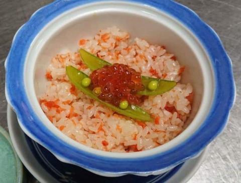 石庭日式輕食燒肉飯 - 鮭魚卵魚鬆蒸飯