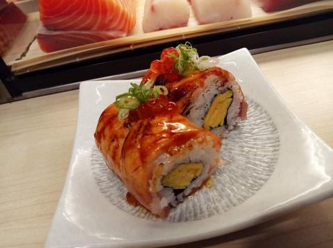 石庭日式輕食燒肉飯 - 加州際燒鮭魚卷