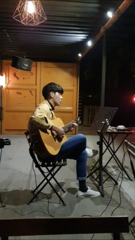 東東 Music - 1683夜景咖啡演出照