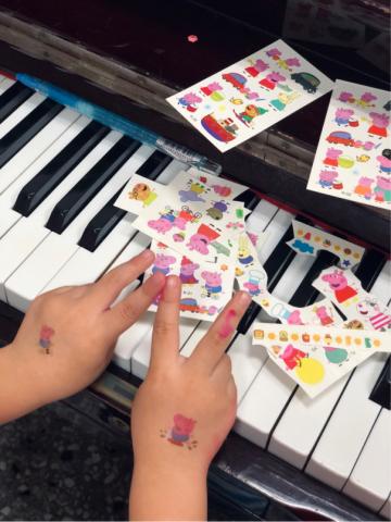 Whitney Hu - 耶表現好就有獎勵～