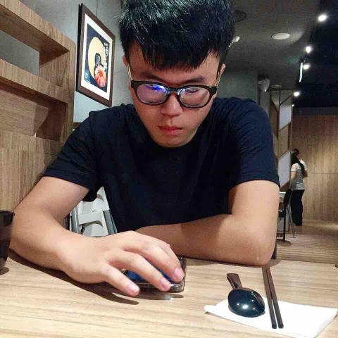 提供收納袋掛服務的專家黃品翰