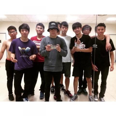 陳嘉信/ sin - 修平科技大學地板組教學