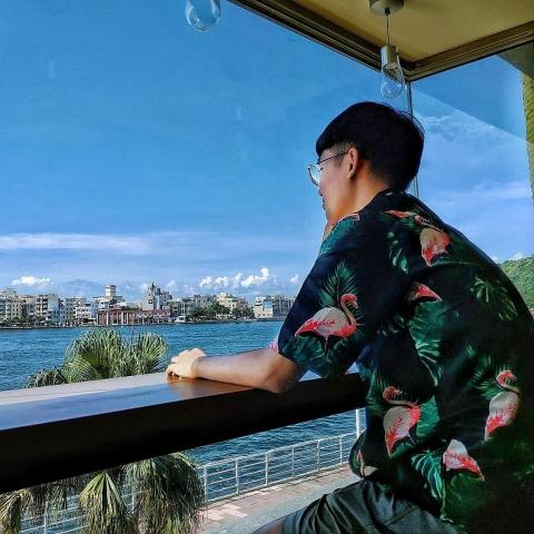 王仁哲 - 提供歌唱表演的專家 王仁哲 - 提供歌唱表演的專家