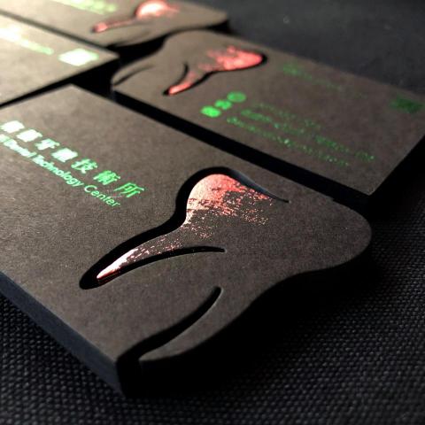 西門彼得設計 - 【西門彼得專案-格藝牙體技術所】
獨立版印刷、燙金、進口紙材，軋型；多層次設計