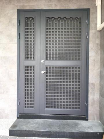 多元化服務處 - 鋁門