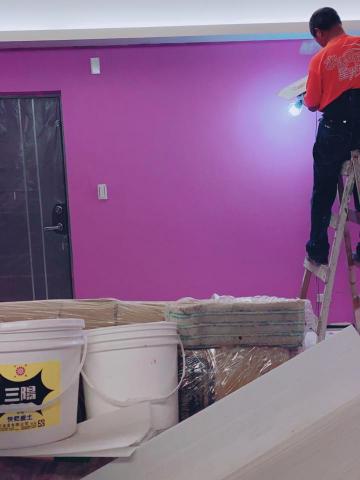 乙辰有限公司 - 油漆施工