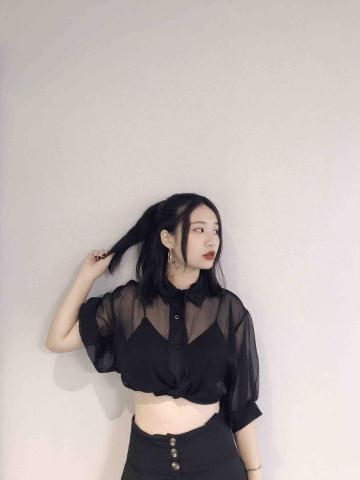 提供表演舞衣服務的專家羅湘翎