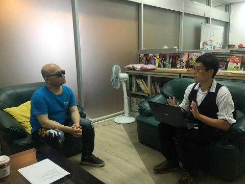 陳煥鈞 - 採訪陳霆遠老師。