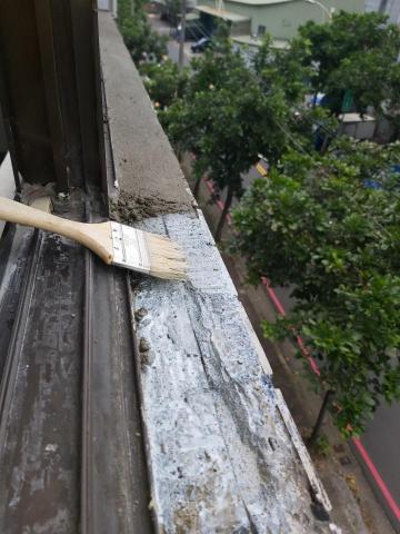 賴克明防水防漏 - 防水施作後水泥沙回填，並抹洩水坡度，防止內角積水