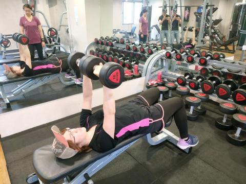 蘆洲健身俱樂部 - 來勢胸胸