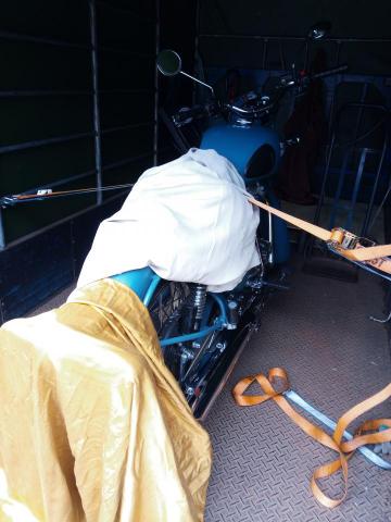 邱先生貨運(全台專車專送.回頭車) - 重型機車載運