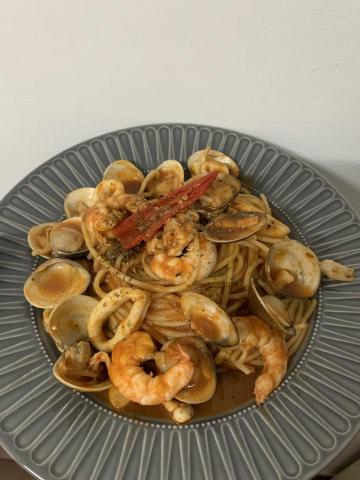Trista’s cooking philosophy 餐桌 - 紅醬海鮮義大利麵 Trista’s cooking philosophy 餐桌 - 紅醬海鮮義大利麵