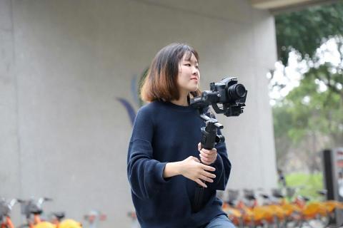 李慈恩 - 提供攝錄影設備租賃的專家 李慈恩 - 提供攝錄影設備租賃的專家