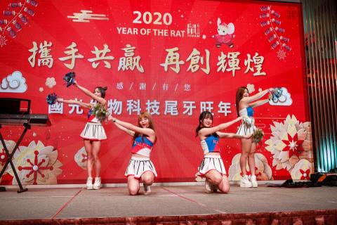 魔力宏娛樂活動公關公司｜魔術表演｜活動企劃 - 尾牙春酒開場表演