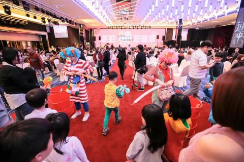 魔力宏娛樂活動公關公司｜魔術表演｜活動企劃 - 小丑氣球表演