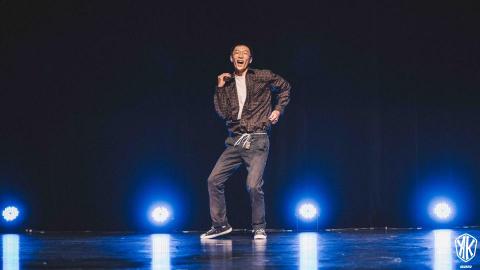 提供跳舞初學者服務的專家阿齊