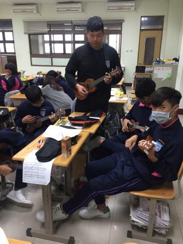 陳群升 - 社團教學照 陳群升 - 社團教學照