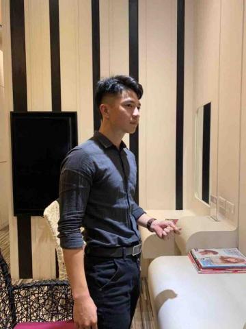 提供外包服務的專家李岳桓