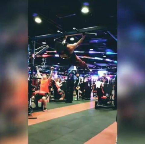 徒手健身阿哲 - 後水平