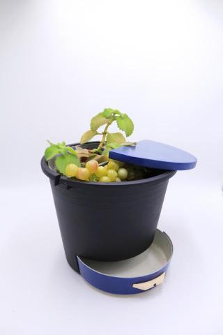 黃語蓁 - 廚餘桶設計 - 蚯蚓共生