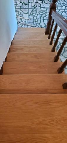 建漢木地板 - 超耐磨地板樓梯